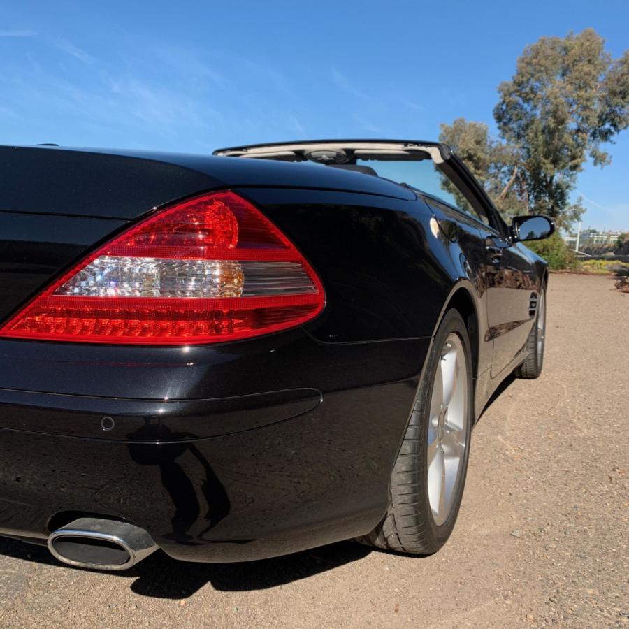 Детали экстерьера Mercedes-Benz SL600 (R230) 2007 года  (фото 31 из 189)